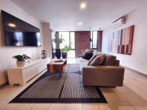 Central Laureles with AC & FAST 200mbps WIFI